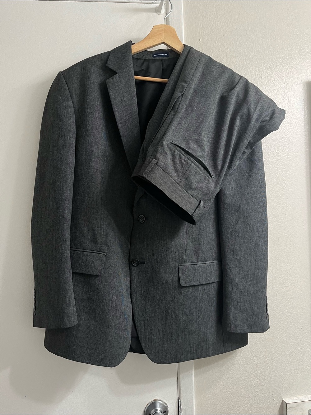 Stafford Dark Charcoal Gray Two-Piece Suit 34x30 pants